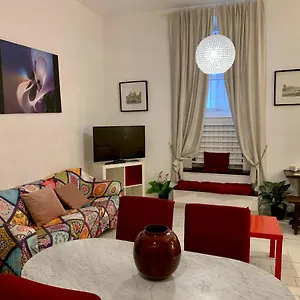 chroma-apt-farinone-28-rome.it-romehotels.com/