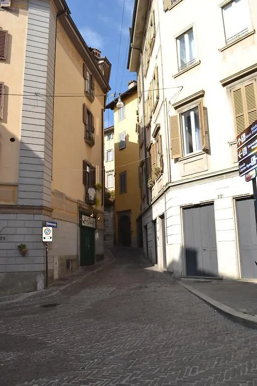 Porta 22 Charme&Relax Apartment Bergamo Italy